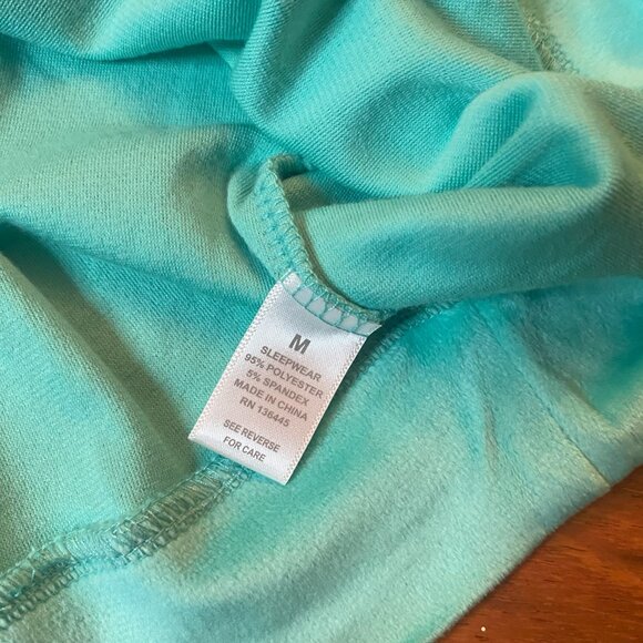 Muk Luks Pajama Set Size Medium - Picture 6 of 9